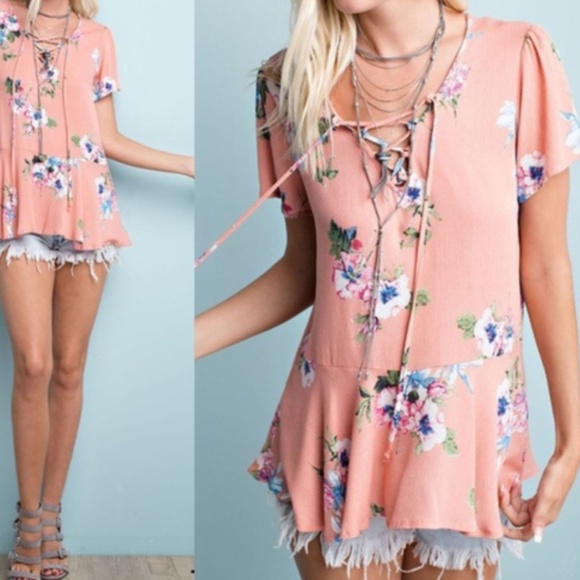 Aluna Levi Tops - ✨HP✨Lace up top